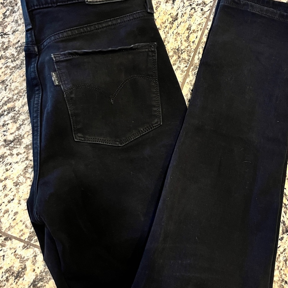 Levi’s 311 mid rise, Black Denim Jeans size 27